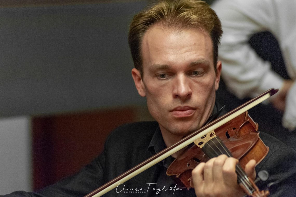 Artem Dzeganovskyi Violino 6